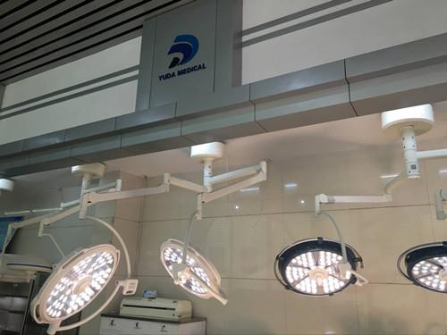 Available Common Surgery Ceiling Operating Lamp